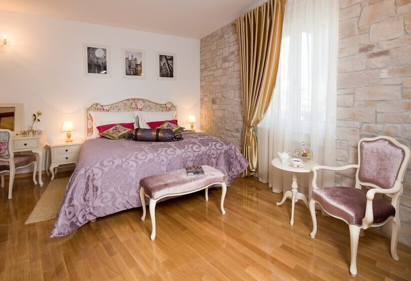 Premium Room City View, Priska Heritage Rooms