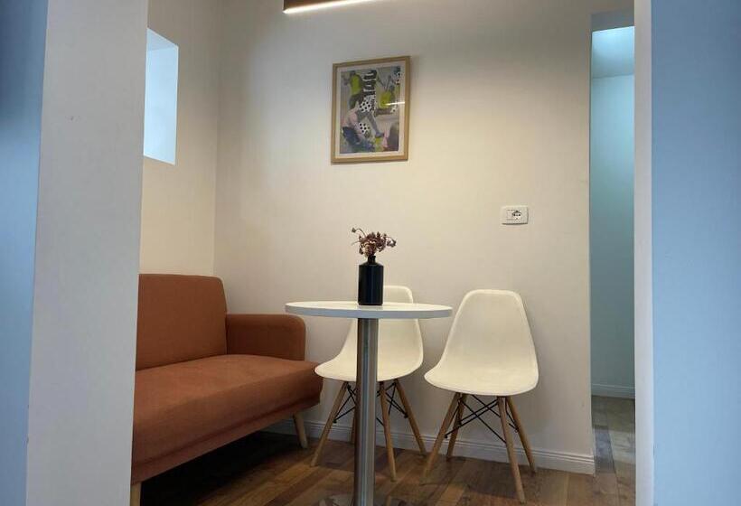 스탠다드 스튜디오, Central Studio Apartments