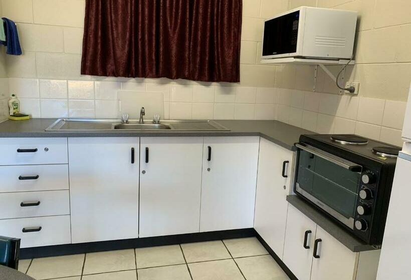 Номер Стандарт Трехместный, Sandpiper Motel