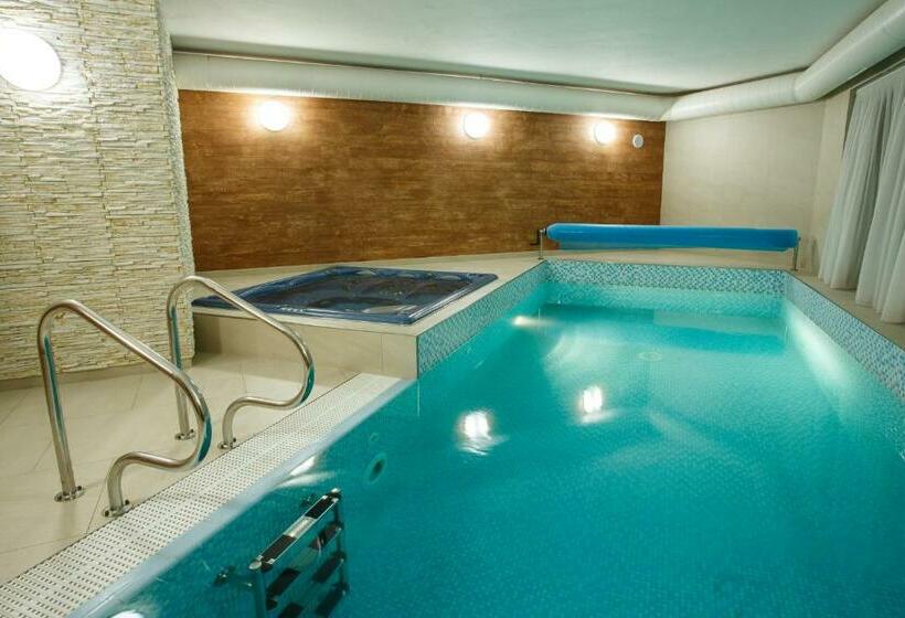 استودیوی لوکس, Vila Terra