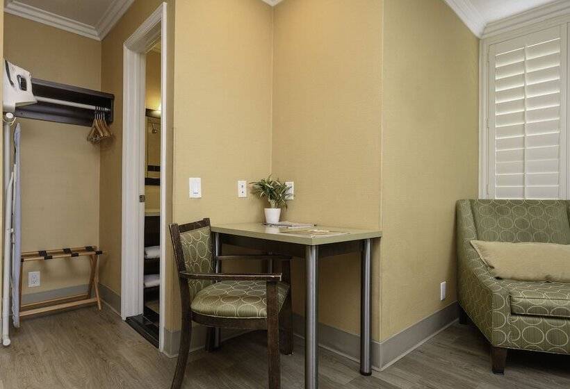 Люкс с Балконом, Little Inn By The Bay Newport Beach