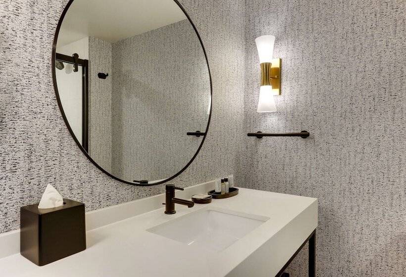 Standaardkamer met 2 Tweepersoonsbedden, The Chattanoogan Hotel, Curio Collection By Hilton