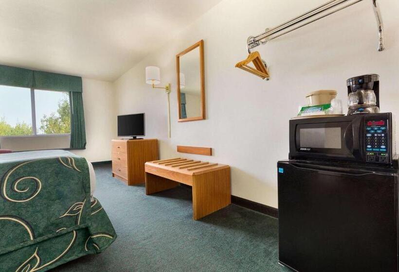 Стандартный Номер Кровать Кинг, Travelodge By Wyndham Sharon Springs