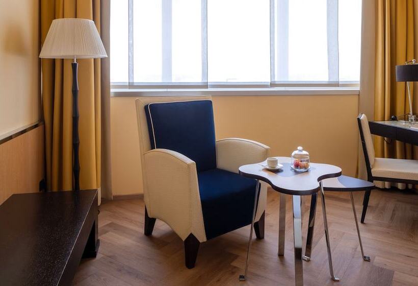 Номер Executive, Unahotels Malpensa