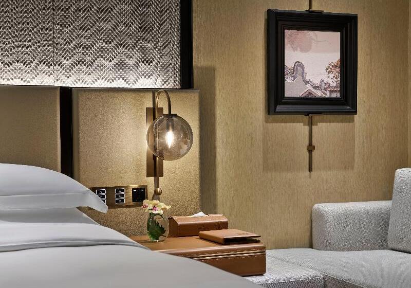带大床的经典房间, Intercontinental Dongguan, An Ihg