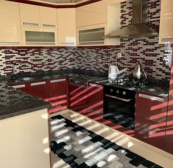 آپارتمان 2 خوابه, Koloni Apart