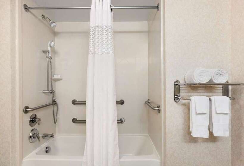 스탠다드 룸, Hampton Inn Latrobe
