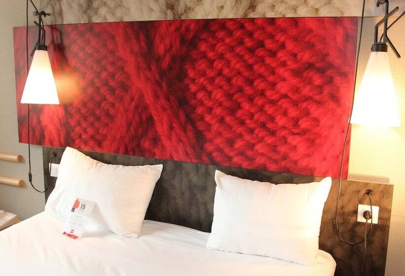 Номер Стандарт Вид на Бассейн, Ibis La Ciotat