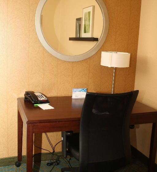 מיטת קינג בסוויטה, Springhill Suites Morgantown