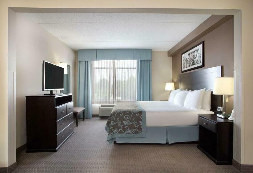 Люкс Deluxe Кровать Кинг, Wingate By Wyndham Garner/raleigh South
