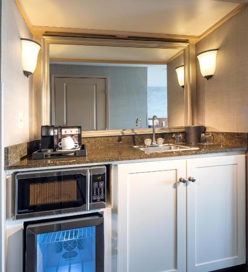 高级套房, Silver Cloud Hotel Tacoma Waterfront