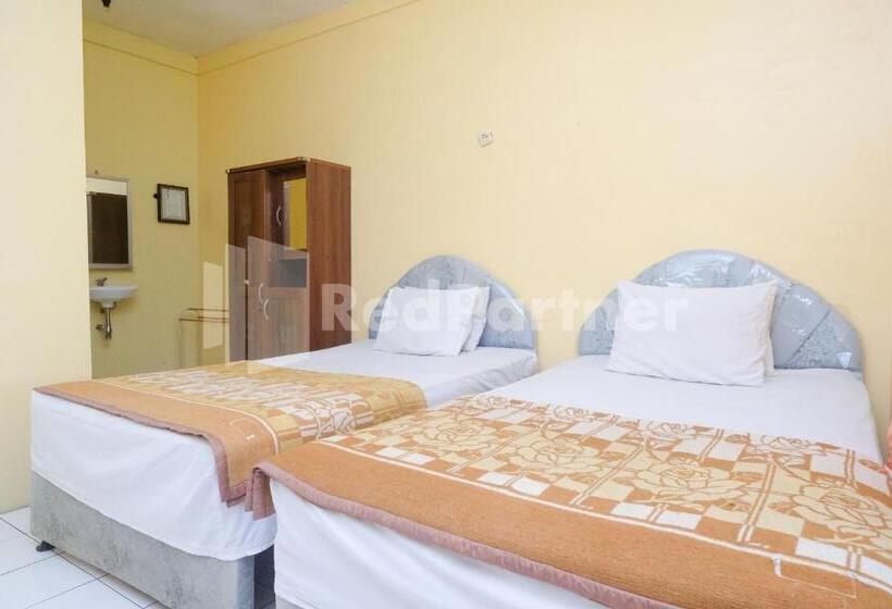 Номер Deluxe, Sido Langgeng Tawangmangu Mitra Reddoorz