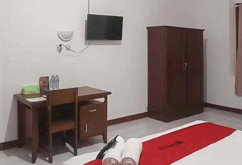 Семейный Номер, Reddoorz Plus @ Alun Alun Nganjuk