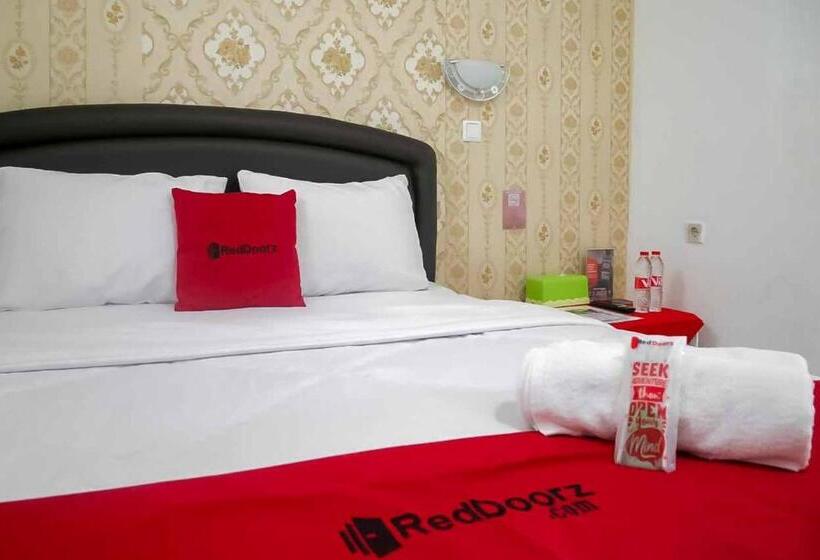Люкс, Reddoorz Plus @ Alun Alun Nganjuk