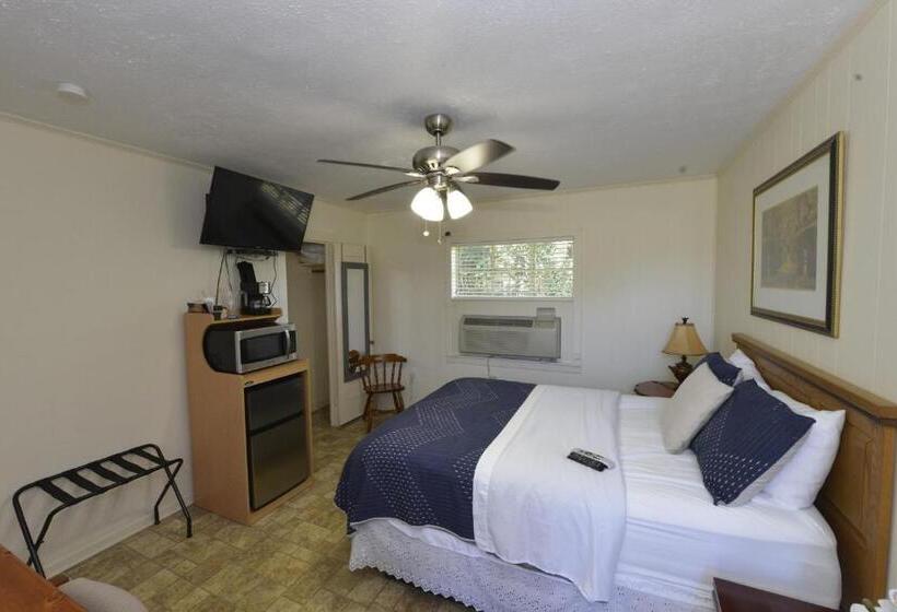 Студия Deluxe, Shiner Country Inn