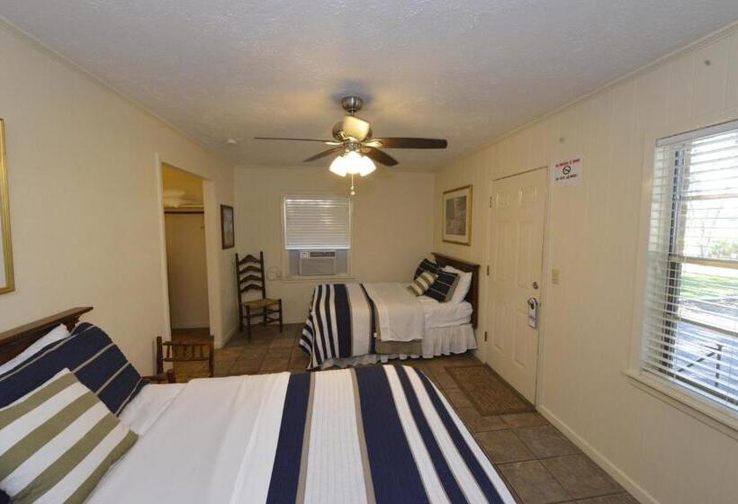 Студия Стандарт, Shiner Country Inn