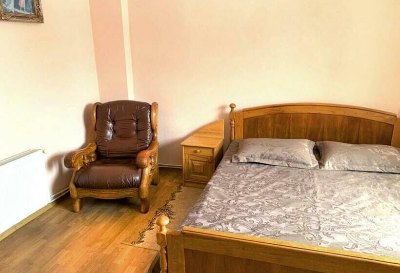 اتاق استاندارد با چشم‌انداز باغ, зелений дім   Viridi House