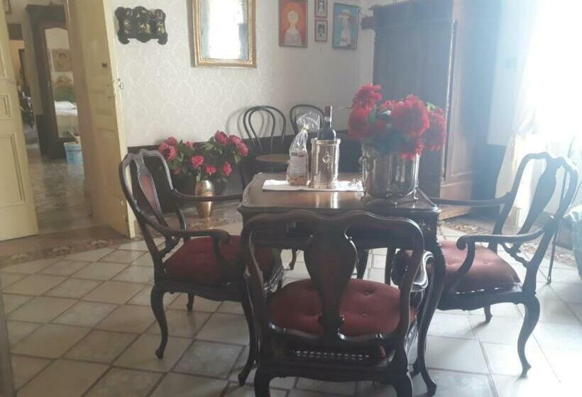 Номер Deluxe, Casato Lioy