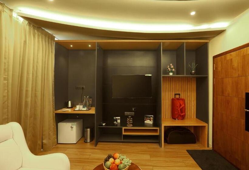 Вилла с 1 спальней и бассейном, Kuruva Island Resort And Spa   By Kabini Breeze, Wayanad