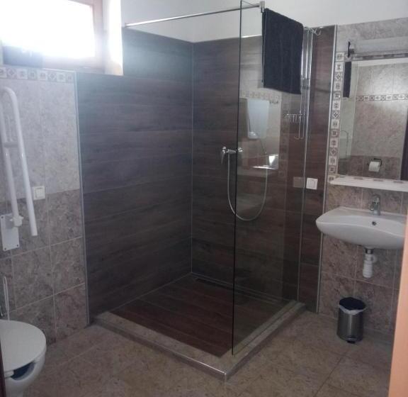 Номер Стандарт, Kerekerdő Vendégház   Kisszékely