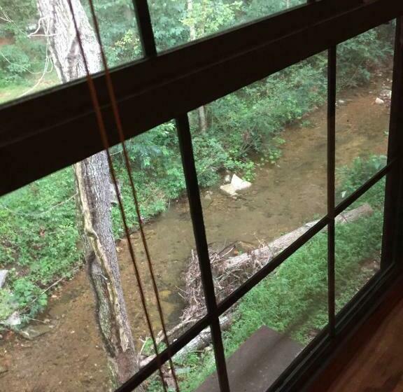 Номер Стандарт, The Sugar Creek Retreat
