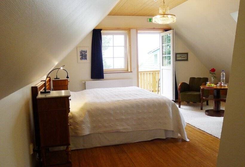 اتاق لوکس با چشم‌انداز باغ, Lilla Trulla Gårdshotell   Feels Like Home