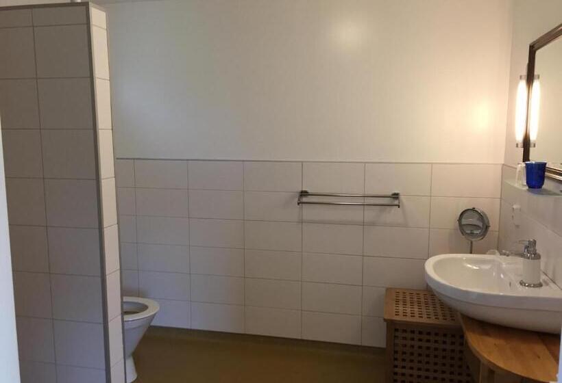 اتاق لوکس با چشم‌انداز باغ, Lilla Trulla Gårdshotell   Feels Like Home