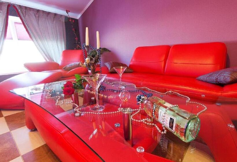 스위트, Dergachov Guest House