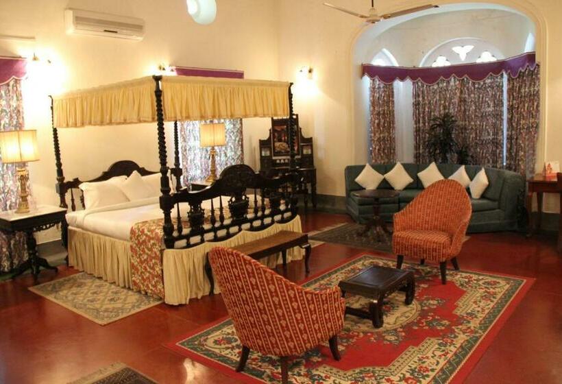 豪华房间, Thengal Manor