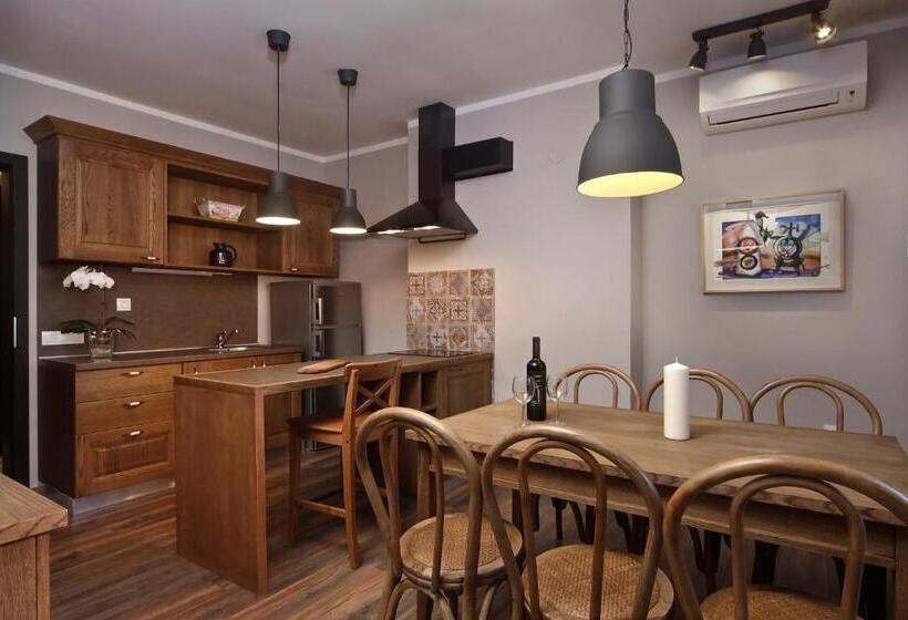 Вилла 3 Спальни, Esterra Vini Guest House