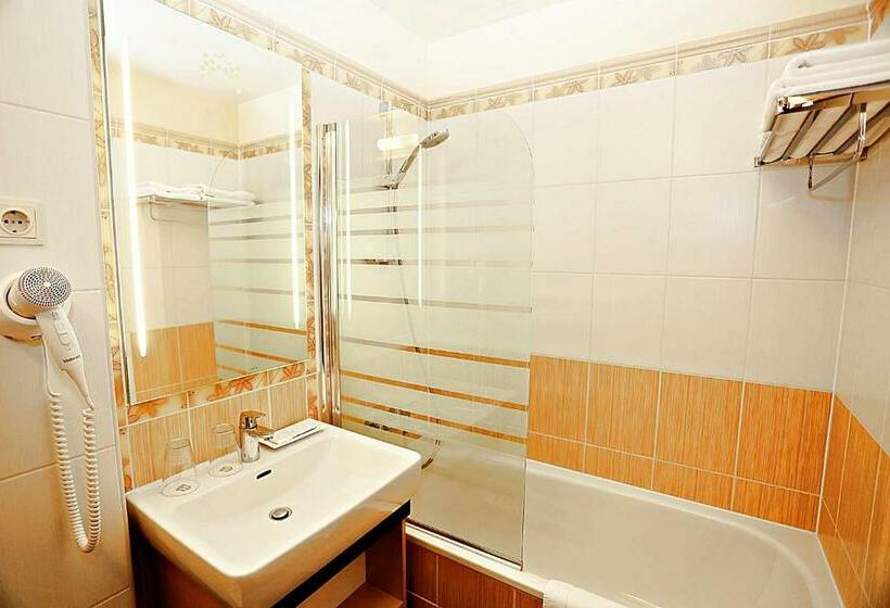 Номер Стандарт, Barka Galéria Hotel és étterem