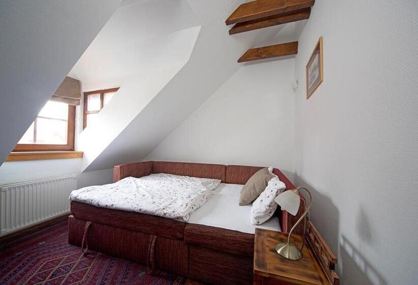 Семейный Номер, Barka Galéria Hotel és étterem