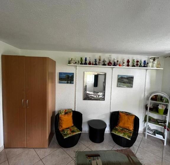 Standard room with outdoor bath, Bed&breakfast In Flüh