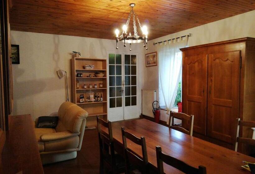 Номер Стандарт, La Ferriere