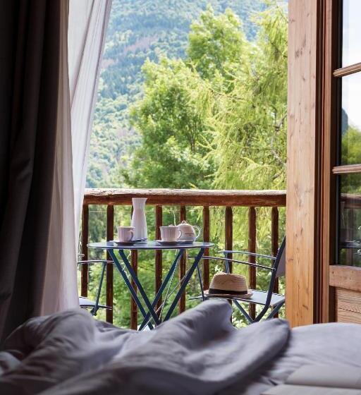 Номер Deluxe с Балконом, Auberge Le Moulin De Léré Restaurant Frédéric Molina 1 étoile