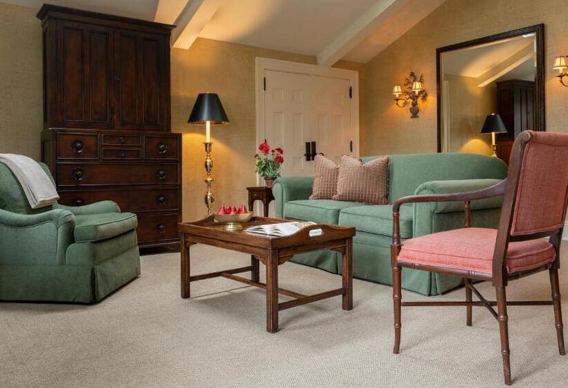 Люкс Кровать Кинг, Inns Of Aurora Resort & Spa