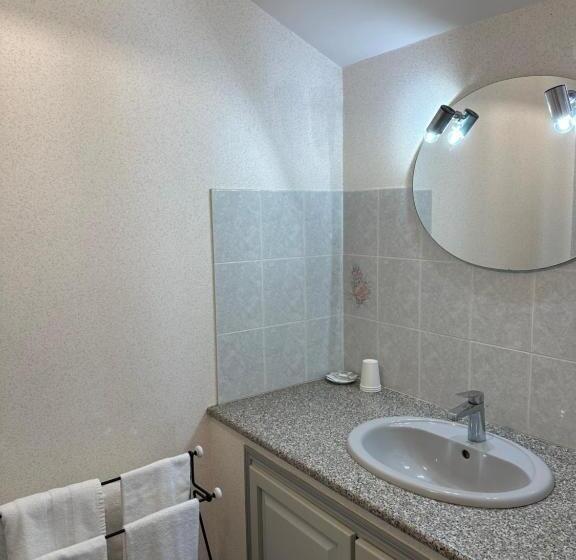 スタンダードシングルルーム, Chambres D Hôtes Du Puy D Anché