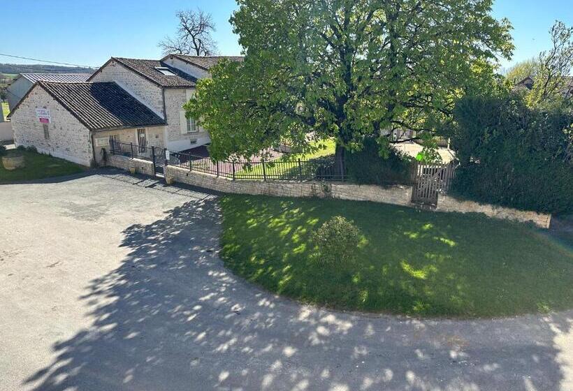 コンフォートトリプルルーム, Chambres D Hôtes Du Puy D Anché