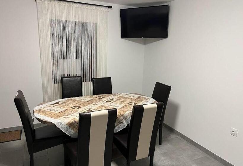 Апартаменты 2 Спальни, Csaronda Vendegház