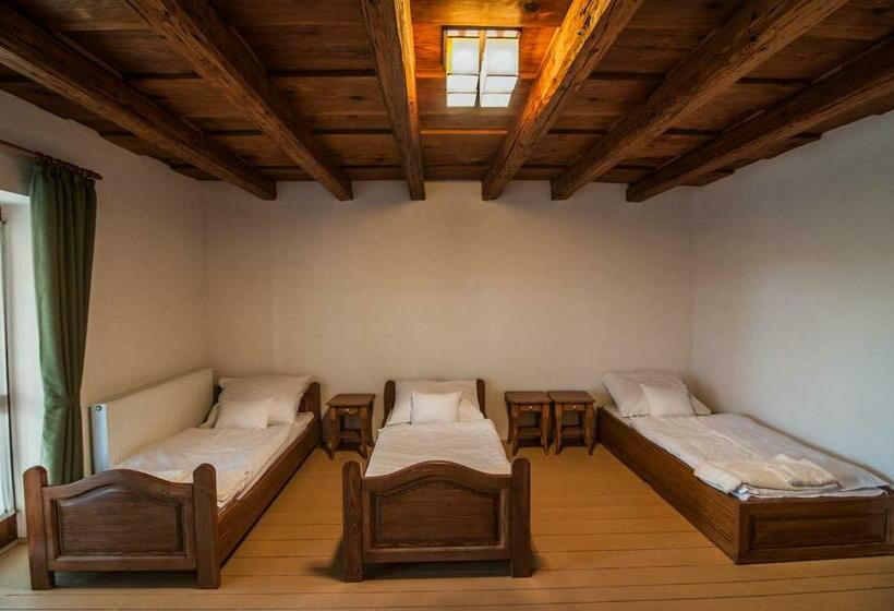 スタンダード４人部屋, Zsirai Guest House