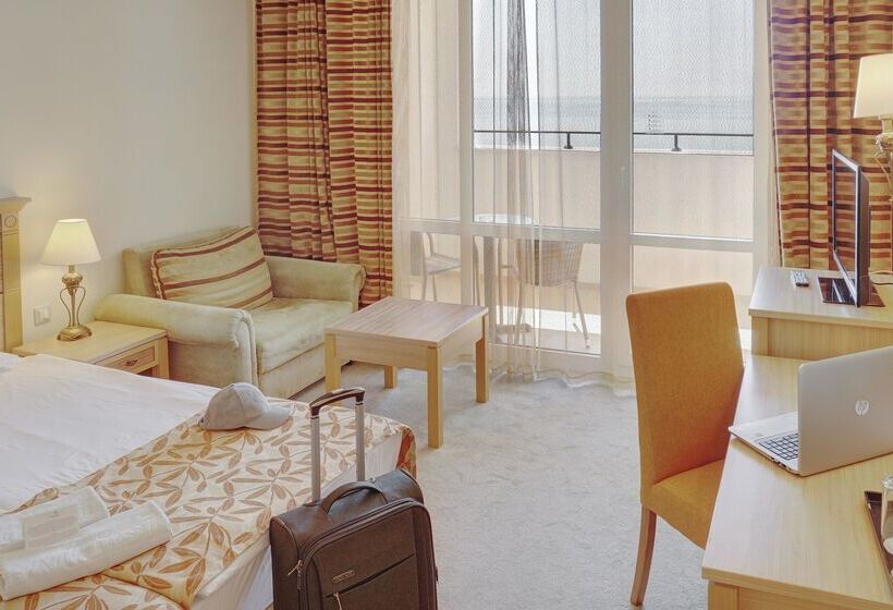 带海景的标准房, Dit Majestic Beach Resort