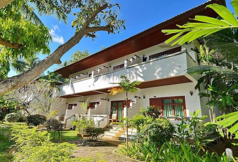 Номер Deluxe, First Bungalow Beach Resort