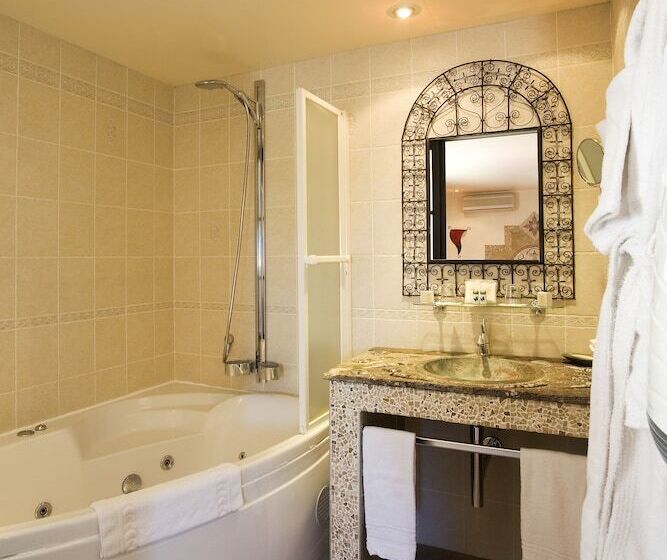 Люкс, Logis Hôtel Les Ii Mas   Perpignan Sud