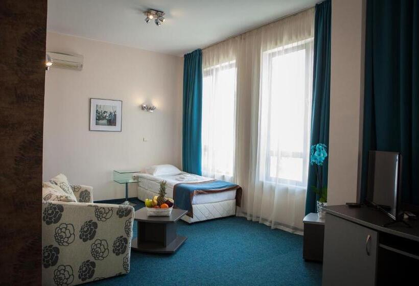 デラックススタジオ, Family Hotel Opera Plaza  Former City Mark