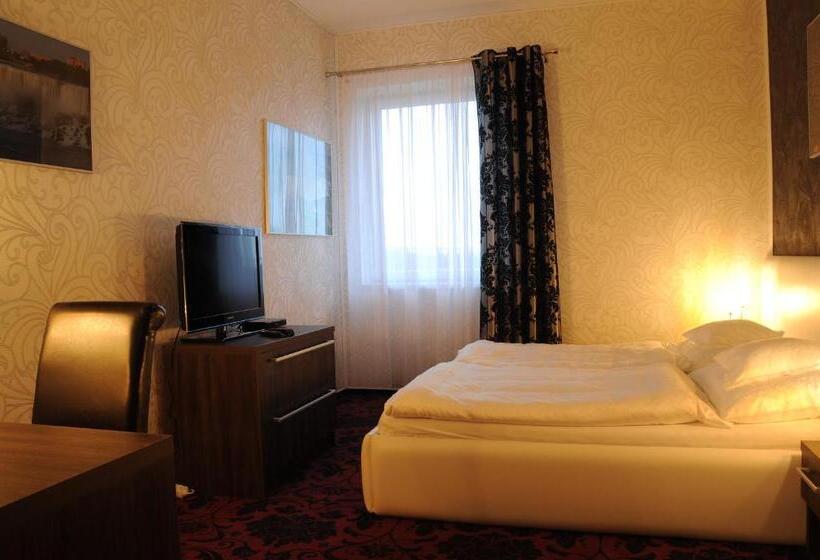 标准间, Restaurace A Hotel Amerika