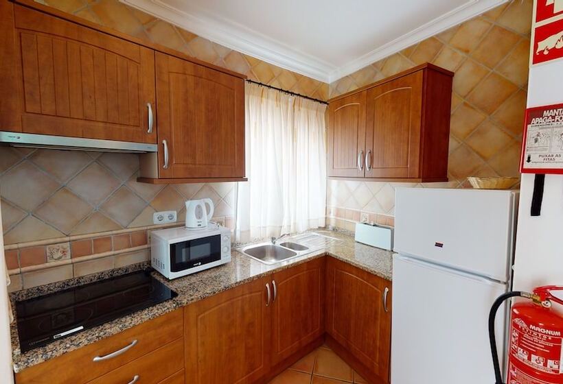Апартаменты 2 Спальни, Monte Dos Avos Village  Pet Friendly