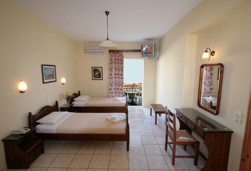 Студия Стандарт, Village Inn Studios & Family Apartments