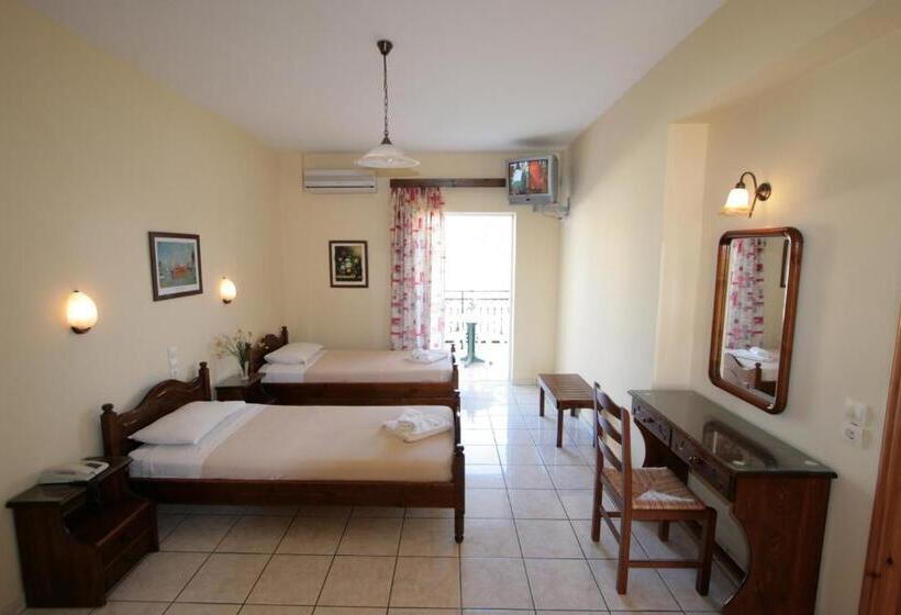Студия Стандарт, Village Inn Studios & Family Apartments