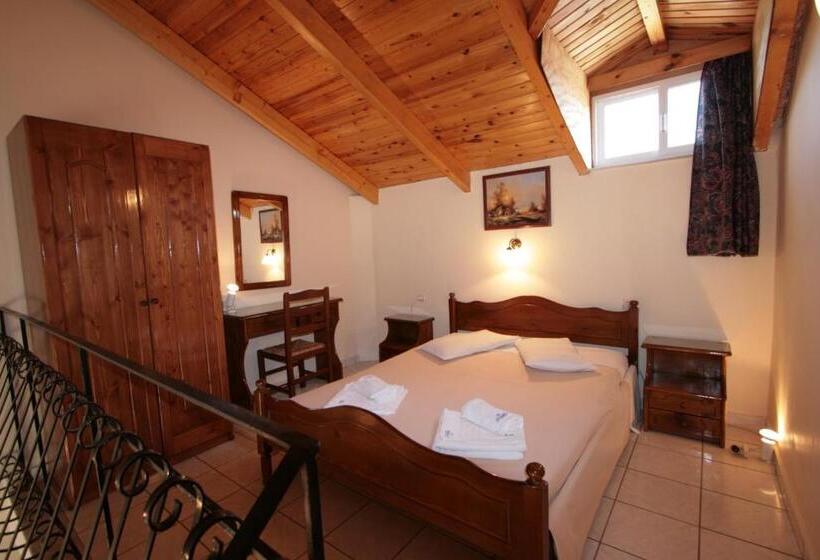 استودیوی استاندارد, Village Inn Studios & Family Apartments