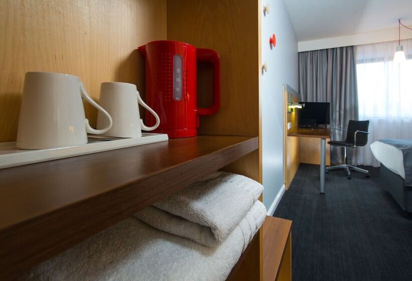 Номер Стандарт Адаптированный для Инвалидов, Holiday Inn Express Stevenage, An Ihg
